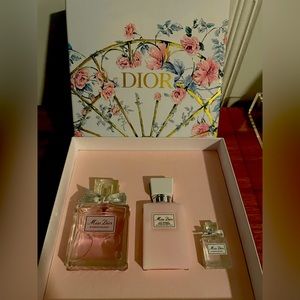 MISS DIOR BLOOMING BOUQUET SET - LIMITED EDITION
